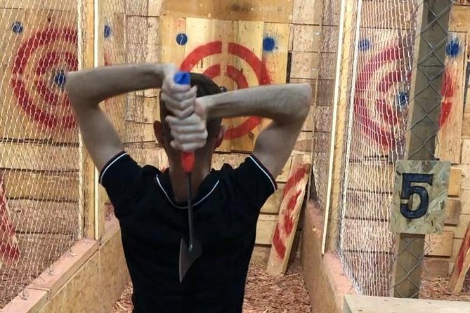 1h Ax Throw - Where you meet in Madrid, and why the location is practical