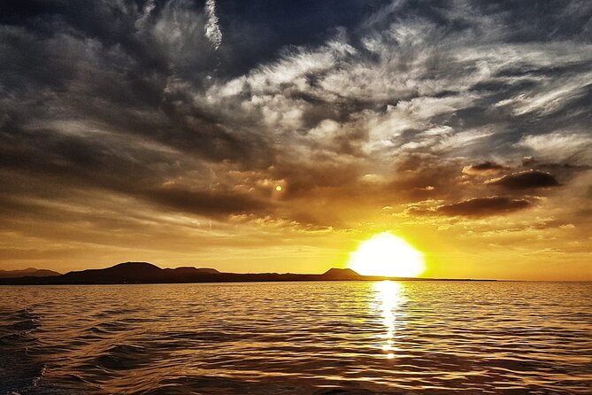 2hrs Dolphins Sunset Sailing Cruise With Drink - Sunset timing and the reality of changing start times