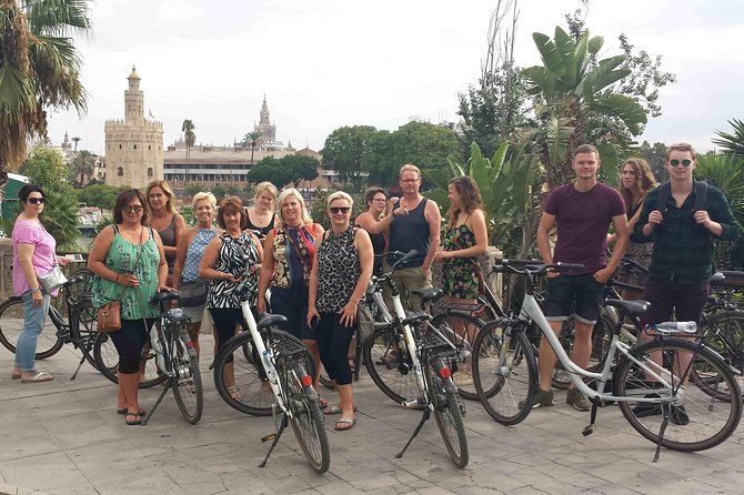 3-hour Guided Bike Tour along the Highlights of Seville - A panoramic pass of the cathedral and Giralda tower