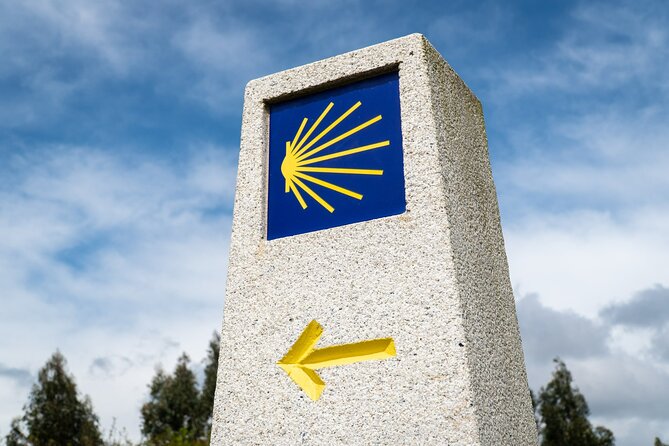 7-Day Tour of the French Way of Santiago from Sarria - Day 1 in Sarria: cobbled streets, Malecón terraces, and pilgrim mindset