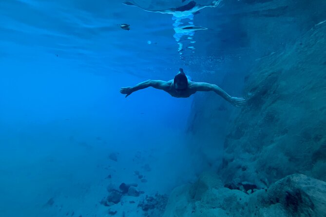 Adventures day: Thermal Springs and Waterfalls - The guides make it: energy, safety, and lots of photos