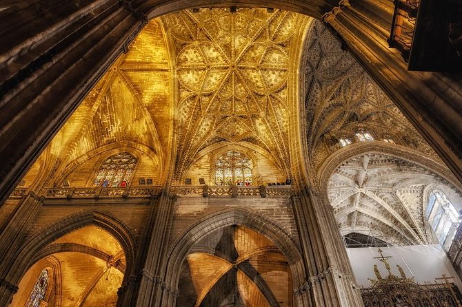 Alcazar and Cathedral of Seville Tour with Skip the Line Tickets - Guides and pacing: the difference between good and great