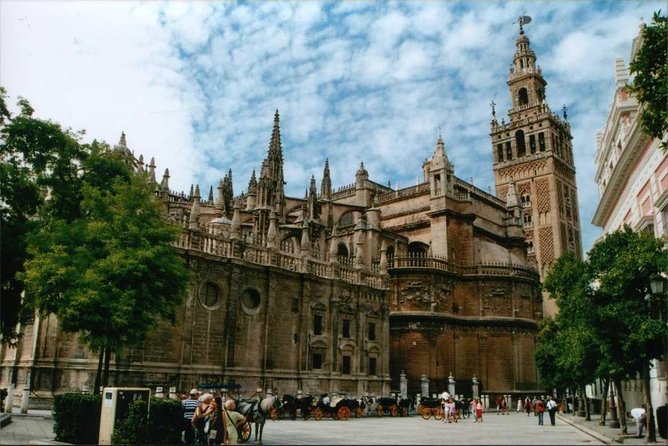 Alcazar, Cathedral and Giralda of Seville with entrance fee included - Price and value: what $66.08 actually covers