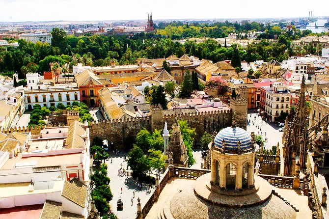 Alcazar & Cathedral of Seville Exclusive Group, max. 9 travelers - Jardines de los Reales Alcazares: your last stroll with the right pace