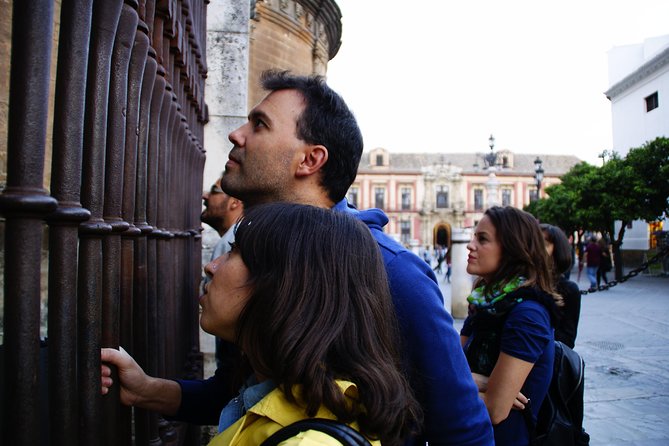 Alcazar & Cathedral of Seville Exclusive Group, max. 9 travelers - Entering Seville Cathedral: five naves, dozens of chapels, and Columbus symbolism