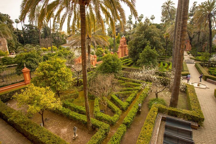 Alcázar of Seville Skip-the-Line Tickets and Guided Tour - The gardens on 7 hectares: fountains, orange trees, and quiet pauses