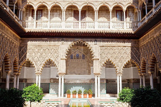 Alcazar of Seville with Cathedral & Giralda English Tour - Why the Alcázar feels like cinema: Dorne and screen-ready architecture