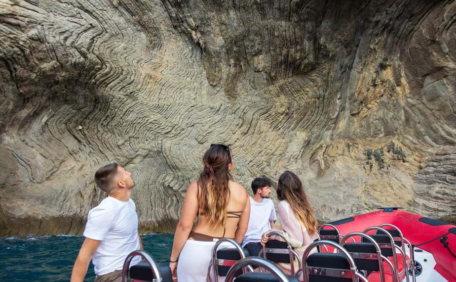 Alcudia: 2-Hour Sightseeing Speedboat Tour with Snorkeling - What snorkeling gear is included, and what to expect from the stop