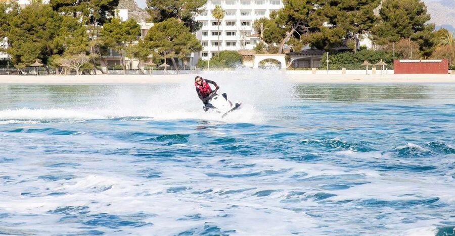 Alcudia: 30-Minute Jet Ski Adventure for Beginners & Photos - Entering Alcudia Bay: Where This Short Ride Makes Sense