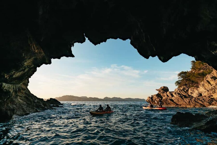 Alcudia: Guided Sea Kayaking Tour with Snorkeling - How to plan your day around wind and route changes