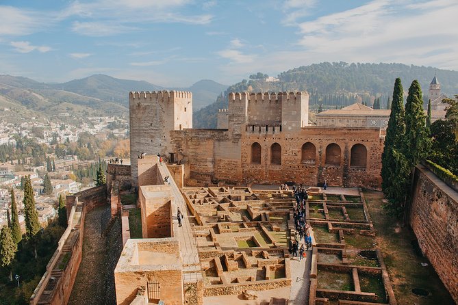 Alhambra and Generalife Skip-the-Line Ticket with Guide - A smooth start at My Top Tour’s Granada office