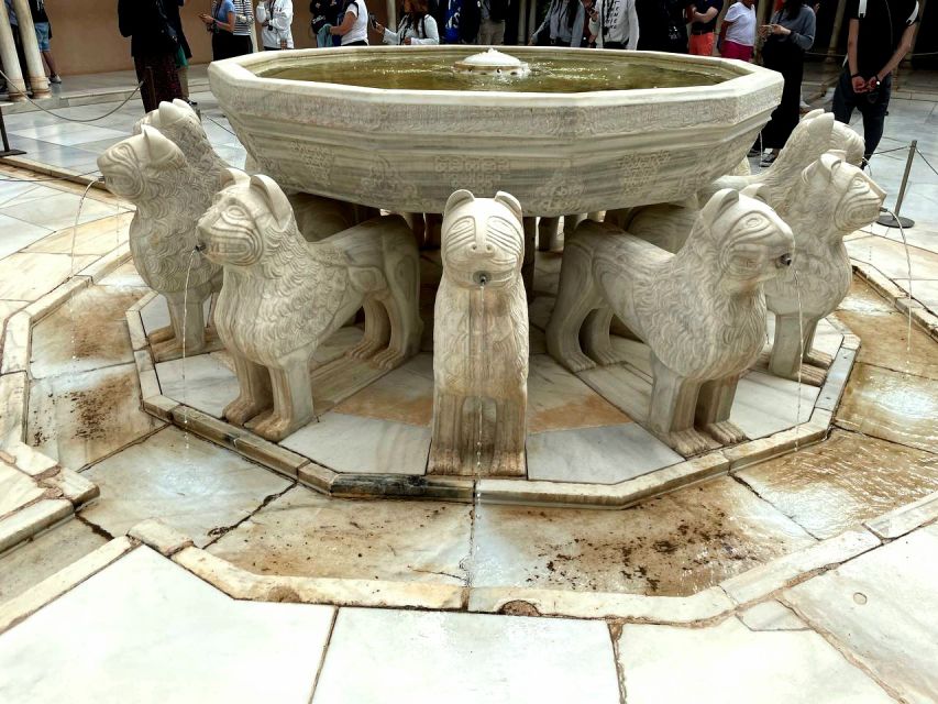 Alhambra and Nasrid Palaces Guided Tour with Tickets - Who this tour fits best