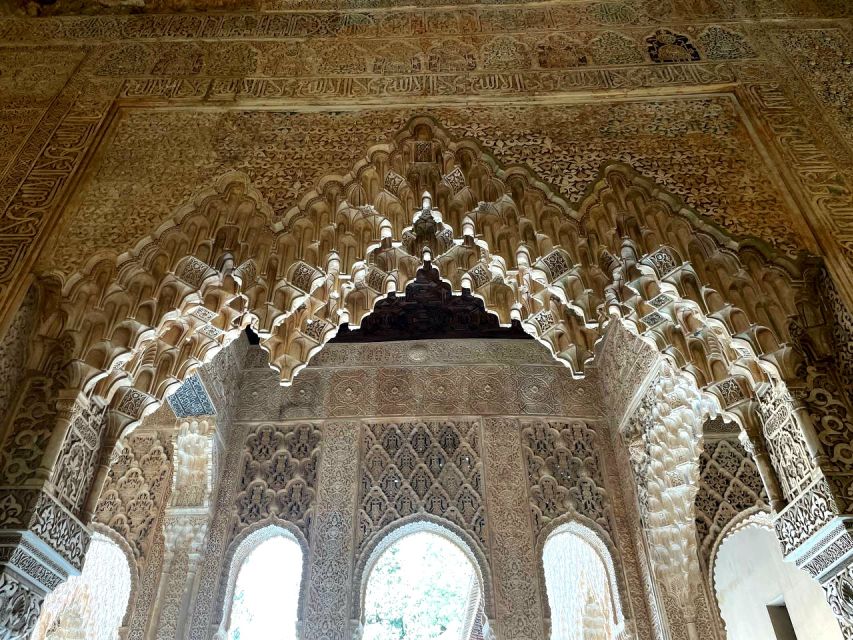 Alhambra and Nasrid Palaces Guided Tour with Tickets - Walking level, rules, and the small stuff that can ruin a good day