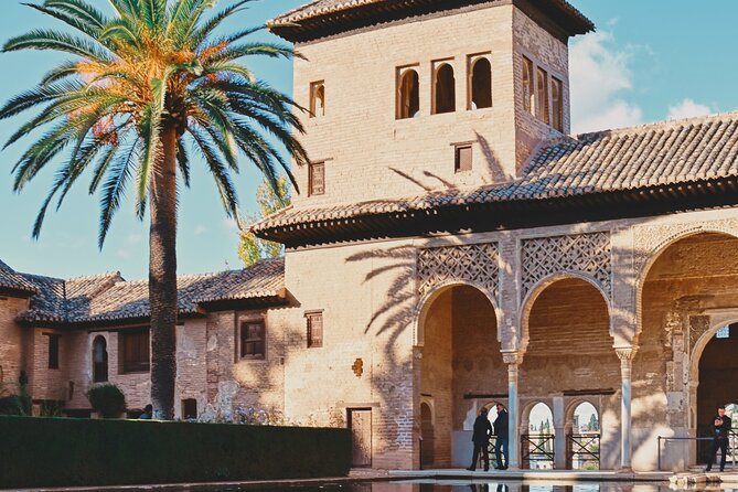 Alhambra and Nasrid Palaces: Skip-the-line Ticket and Local Guide - Price and value: why $167.75 can feel fair