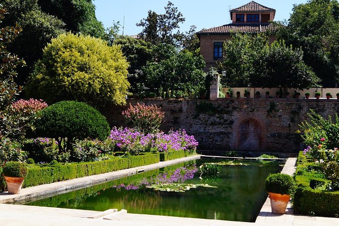Alhambra Complete: Ticket Skip-the-Line Nasrid Palace and Generalife with Guide - El Partal: portico gardens and archaeological remains you can actually enjoy
