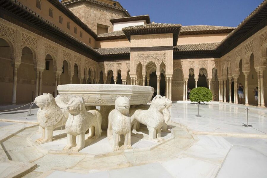 Alhambra, Nasrid Palaces, and Generalife 3-Hour Guided Tour - Timing, walking, and keeping your energy for a 3-hour circuit