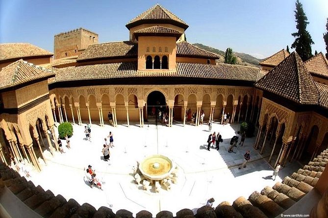 Alhambra, Nasrid Palaces, Generalife & Alcazaba Private Tour - Stop 1 at the Alhambra: Remains of Medina in About 20 Minutes