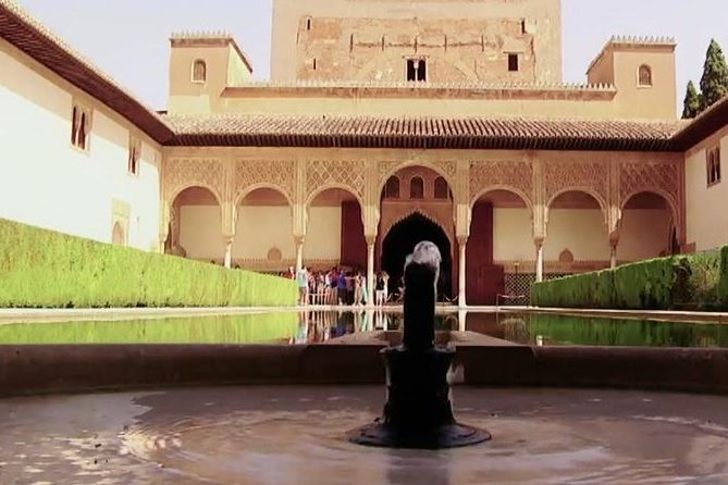 Alhambra Private/Small Group Tour & Nasrid Palaces Skip the Line - What You’ll Actually Walk Through