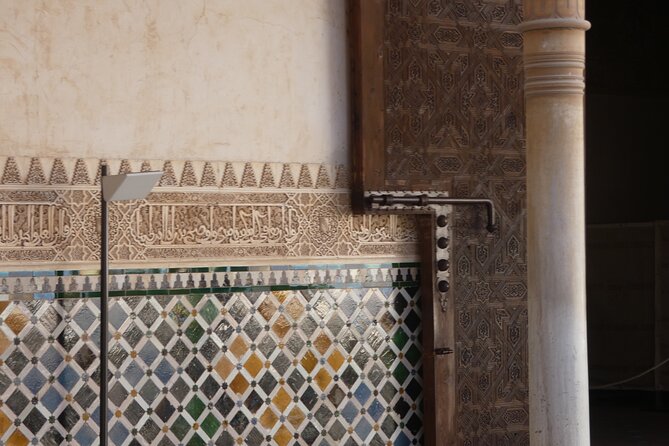 Alhambra Skip-the-line Private Tour including Nasrid Palaces - Alcazaba fortress: the military Alhambra side