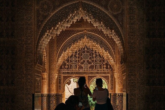 Alhambra Ticket Last Minute Deals - Stop 3, Palace of Carlos V: Renaissance contrast in 10 minutes