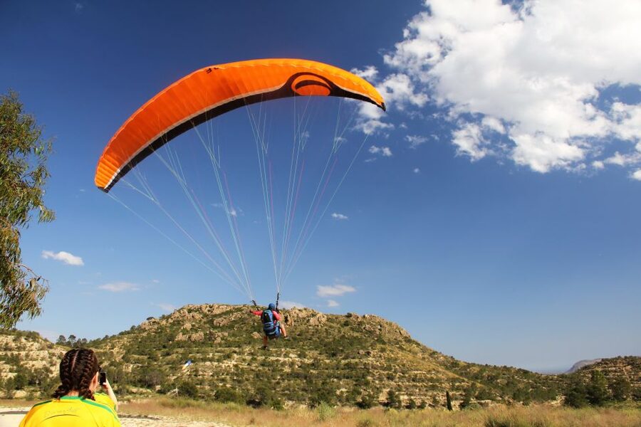 Alicante and Santa Pola: Tandem Paragliding Flight - Safety Briefing And Practice: Getting Comfortable Fast