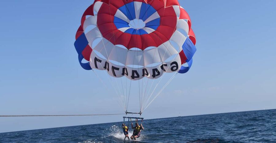 Alicante: Boat Trip and Parasailing Experience with Drink - The boat ride: music, sea air, and getting your bearings