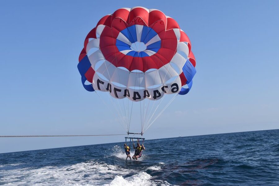 Alicante: Boat Trip and Parasailing Experience with Drink - Price reality check: is $74 good value?