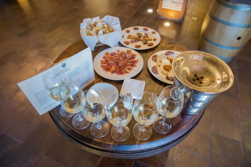 Alicante: Countryside Wine Tour with 4 Tastings - Tasting 4 wines with local snacks: the part you’ll actually remember