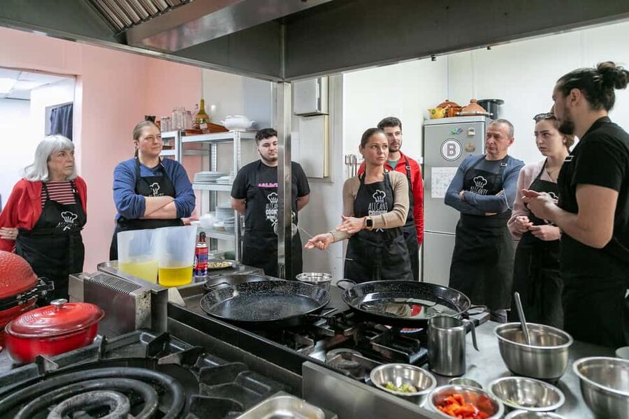 Alicante: Paella and Sangría Workshop with Market Visit - Choose your paella flavor: seafood, meat, or vegetarian
