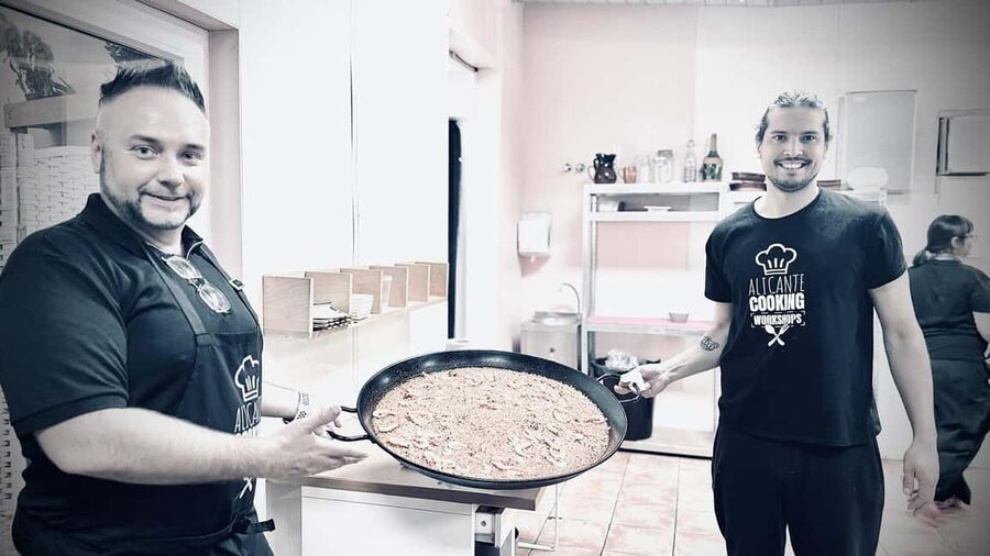 Alicante: Paella and Sangría Workshop with Market Visit - In the pan: how this class makes paella feel doable at home