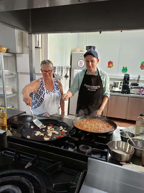 Alicante: Paella and Sangría Workshop with Market Visit - Who this workshop suits best, and who should think twice