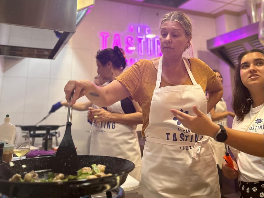 Alicante Paella Cooking Class, Tapas, Drinks and Market - Tapas and drinks: the food rhythm you’ll feel right away