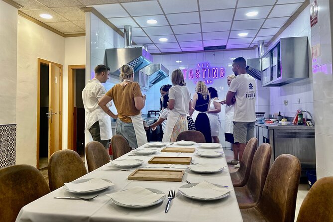 Alicante Paella Cooking Class, Tapas, Drinks and Marketplace - Why Mercat Central dAlacant sets up your paella