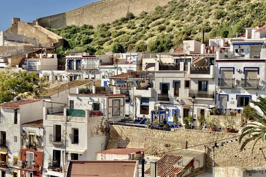 Alicante: Seven Secrets of Alicante Discovery Tour - Getting Up to Santa Bárbara Castle Without Losing the Day