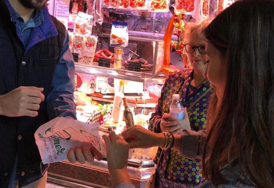 Alicante: Seven Secrets of Alicante Discovery Tour - Santa Cruz Old Town: Where the Streets Carry the Stories