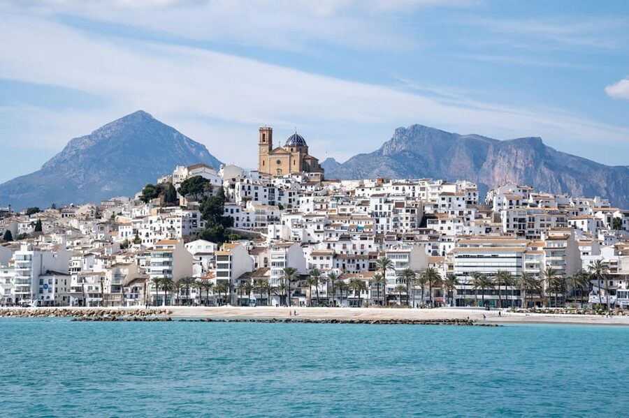 Altea: Catamaran Tour with Sunset Option - Cava, Wine, and Music: How the Sunset Option Changes the Atmosphere