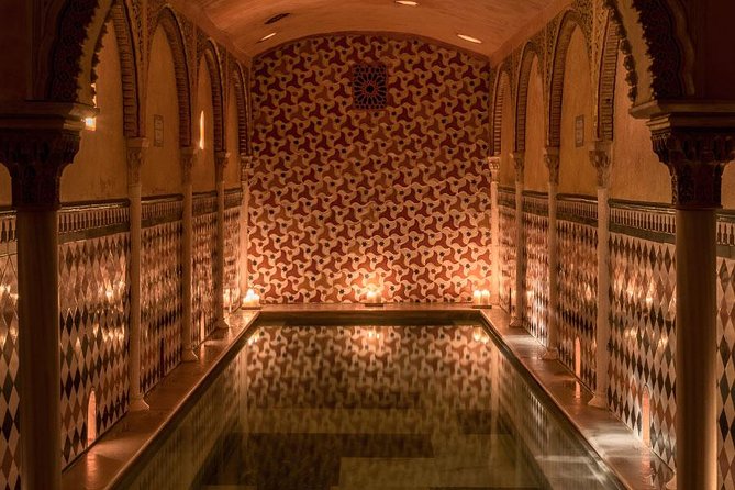 Arabian Baths Experience at Granada's Hammam Al Ándalus - Facilities that improve comfort: changing rooms and practical shower setup