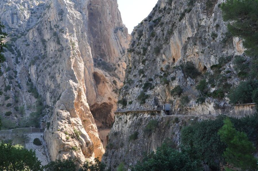 Ardales: Caminito del Rey & El Gaitanejo Guided Walking Tour - El Gaitanejo: the 300-foot canyon moment and the suspension bridge crossing