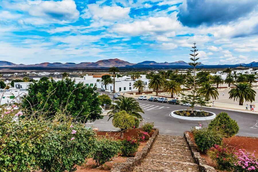 Arrecife: Timanfaya and Green Lagoon for Cruise Passengers - Timanfaya National Park: Fire Mountains and Lava Fields From the Coach