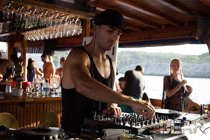 Barca Samba: The best boat experience in Mallorca - Where Barca Samba leaves from in Palma (and why it matters)