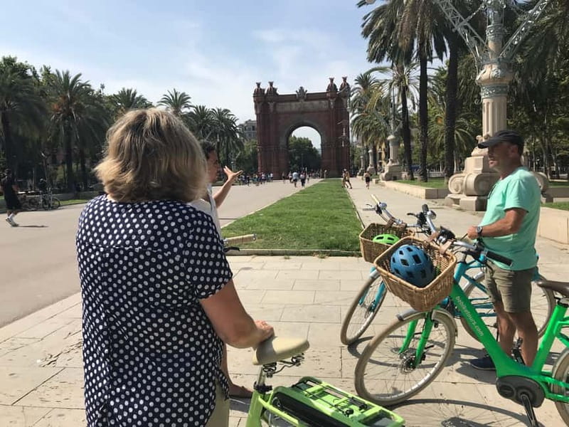 Barcelona: 1.5-Hour Sightseeing Tour by Bike/Electric Bike - La Boqueria: why the market stop works even if you do not plan to eat big