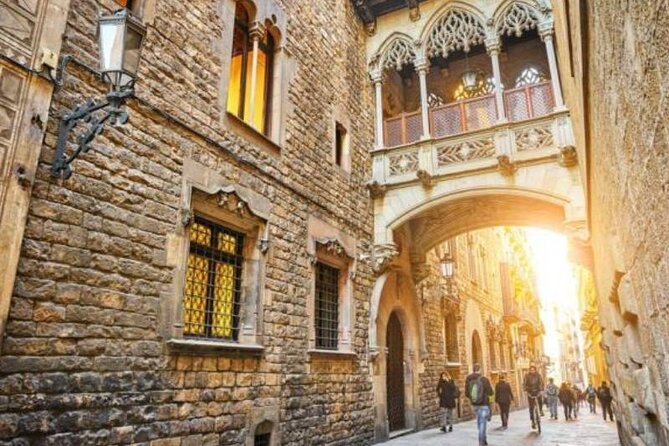 Barcelona 1.5h Private Old Town, Gothic & Ramblas Walking Tour - Stop 9: Casa Amatller and the Puig i Cadafalch Neighbor Effect