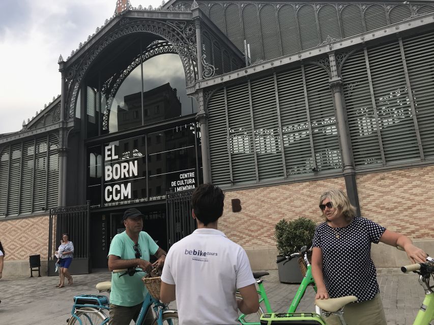 Barcelona: 2.5-Hour Bike or E-Bike Historical Tour - Parc de la Ciutadella: A Breather With Architecture Clues