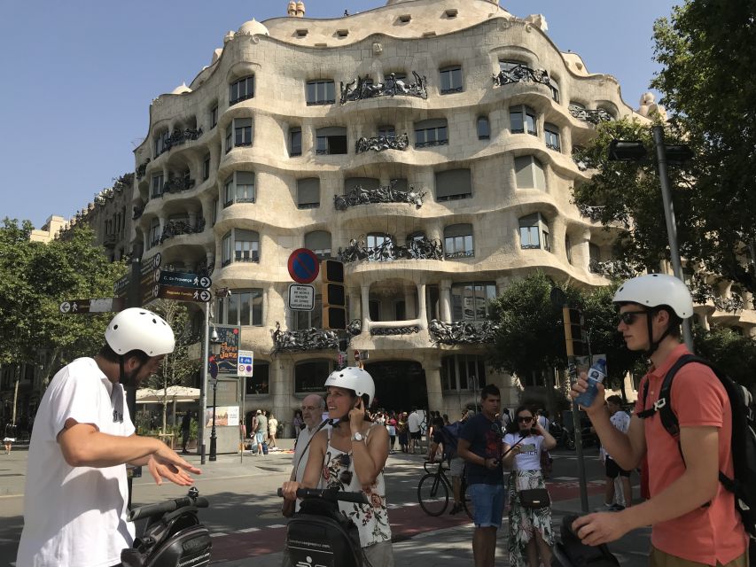 Barcelona: 2.5-Hour Gaudí Segway Tour - Eixample Modernisme extras: Casa Amatller and Casa de les Punxes