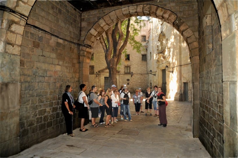 Barcelona 2-Hour Gothic Walking Tour - Why a 2-Hour Gothic Walk Works in Barcelona