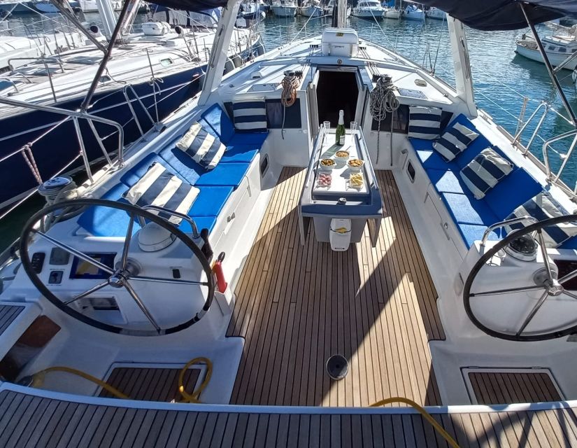 Barcelona: 2-Hour Sailboat Tour with Snacks and Drinks - Comfort and Safety: Jackets, Blankets, and a Real Skipper Mindset