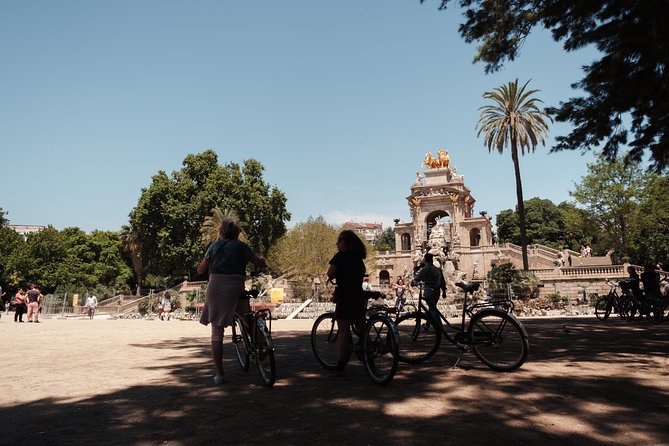 Barcelona 3-hour Bike or E-Bike Tour: Highlights and Hidden Gems - Sagrada Família stop: seeing Gaudí’s unfinished masterpiece
