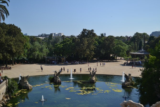Barcelona 3-hour Bike or E-Bike Tour: Highlights and Hidden Gems - Port Olímpic and the Mediterranean stretch: Barcelona after the Olympics
