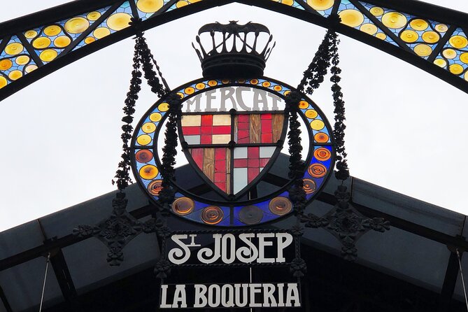 Barcelona all included: Sagrada, Park Güell, Montjuic & Gothic - Skip-the-line Gaudí in a single 7-hour loop