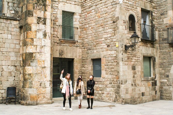 Barcelona all included: Sagrada, Park Güell, Montjuic & Gothic - Sagrada Família: the guided story plus the time to stay